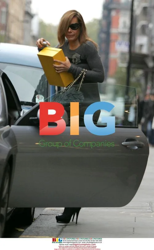 Tara Palmer-Tomkinson Shopping in London