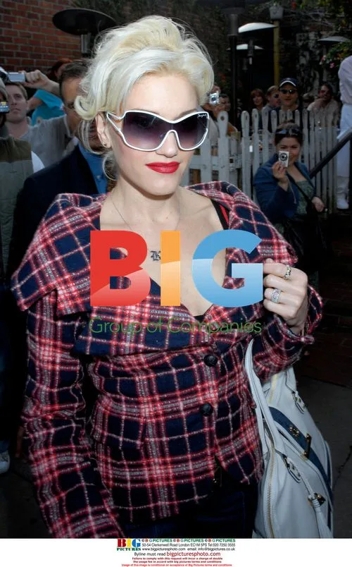 Gwen Stefani Lunches at The Ivy with Son Kingston