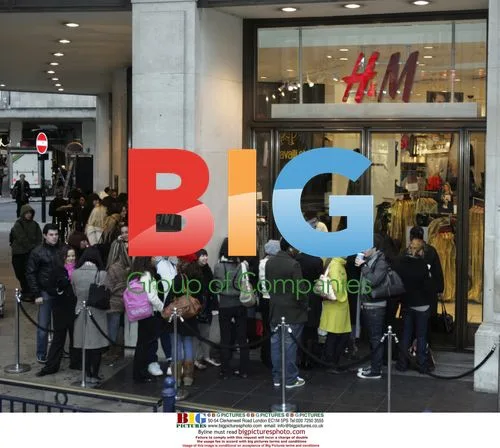 People queue for Roberto Cavalli H&M launch
