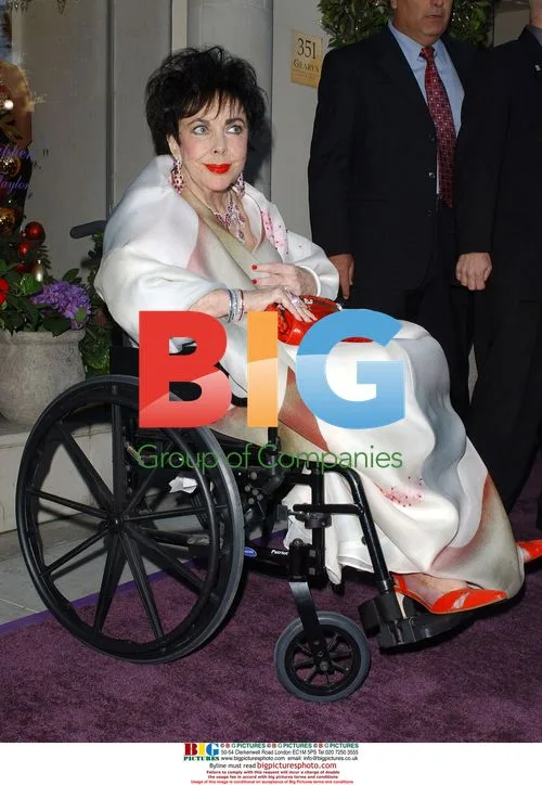 Elizabeth Taylor Unveils Jewelry Collection