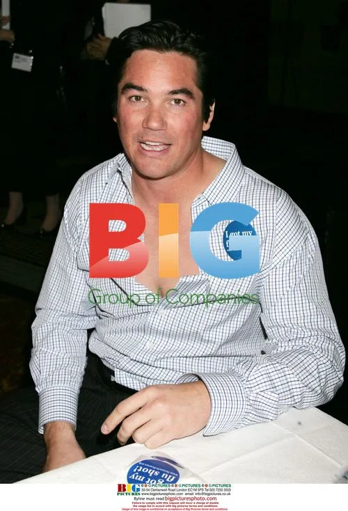 Dean Cain Gets Flu Shot