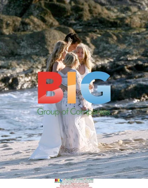 Ashley and Mary-Kate Olsen at a Friend's Wedding
