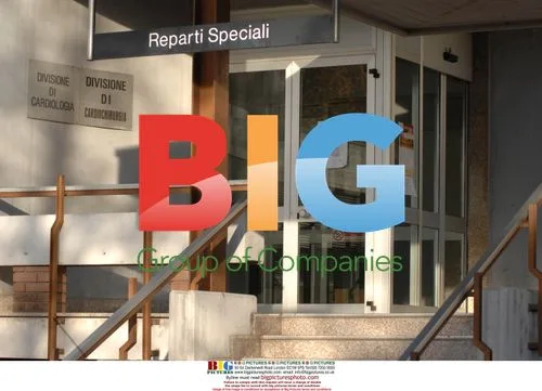 Flavio Briatore and Elisabetta Gregoracci leave clinic