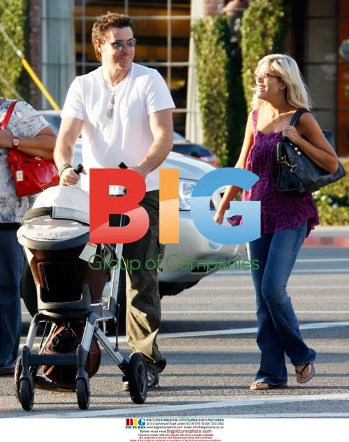Tori Spelling and Dean McDermott Shop with Son Liam