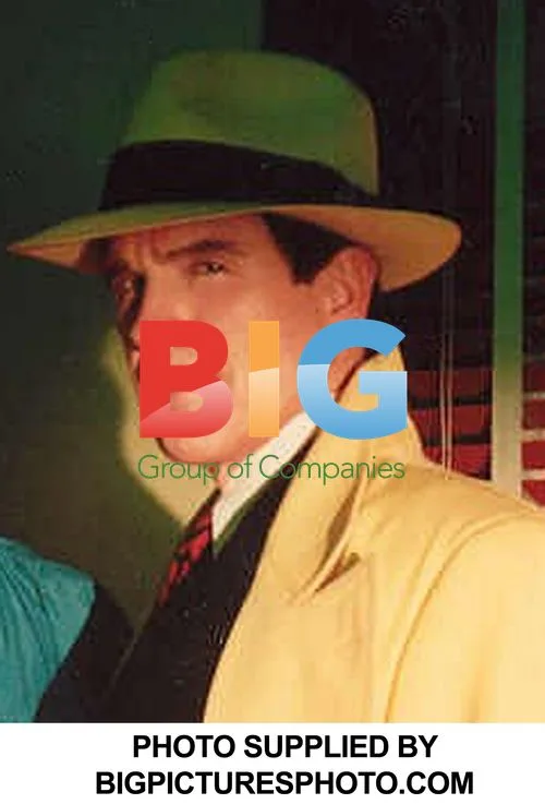 Warren Beatty Enjoying Coffee in Beverly Hills