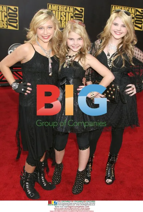 Clique Girlz at 35th American Music Awards