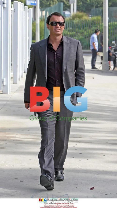 Julian McMahon on 'Nip/Tuck' Set