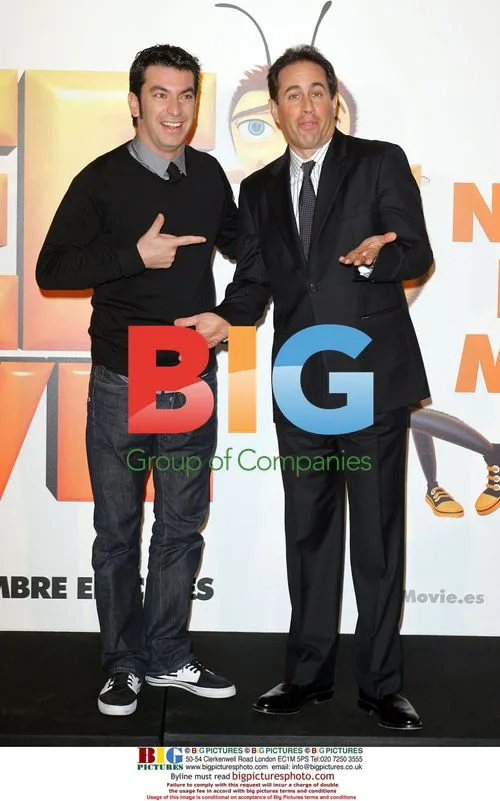 Jerry Seinfeld and Arturo Valls at Bee Movie Premiere