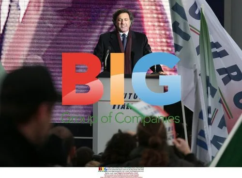 Luca Barbareschi on set of 'The International' in Milan