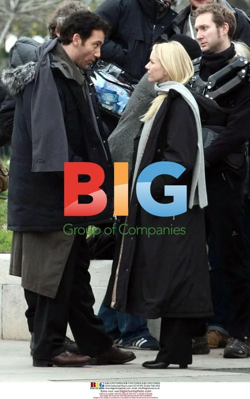 Naomi Watts and Clive Owen on set of 'The International'