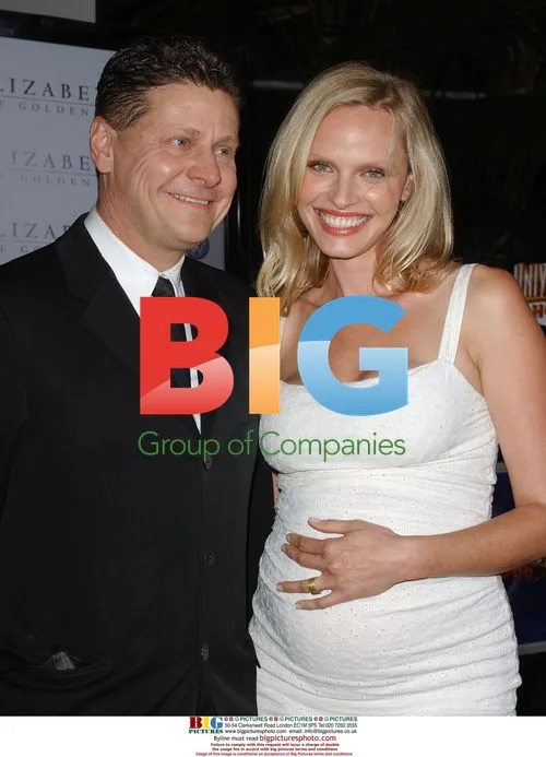 Rachel Roberts and Andrew Niccol at "Elizabeth: The Golden Age" premiere