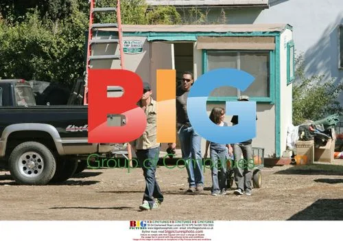 Justin Chambers and family at pumpkin patch