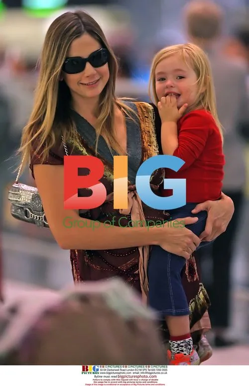 Mira Sorvino with Family at Toronto Airport