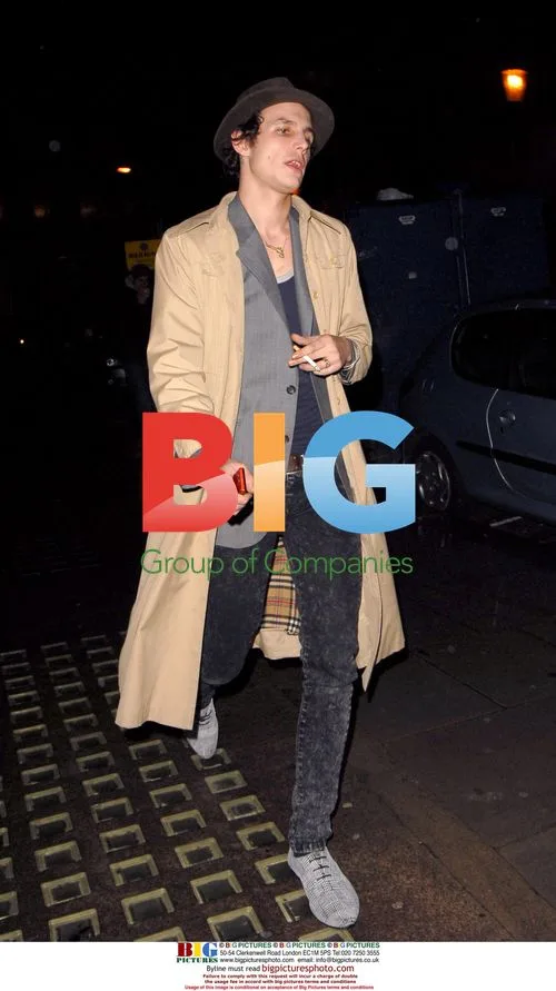 Amy Winehouse arriving home from dinner