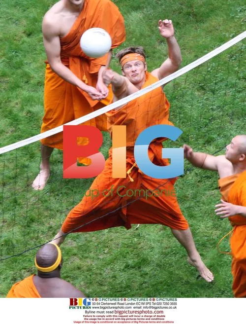 Steve Zahn Plays Volleyball With Monks on Set