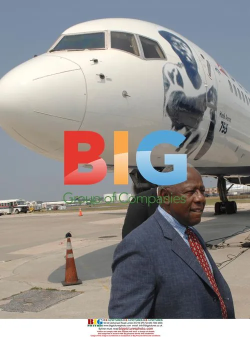 Hank Aaron Honored by Delta Plane