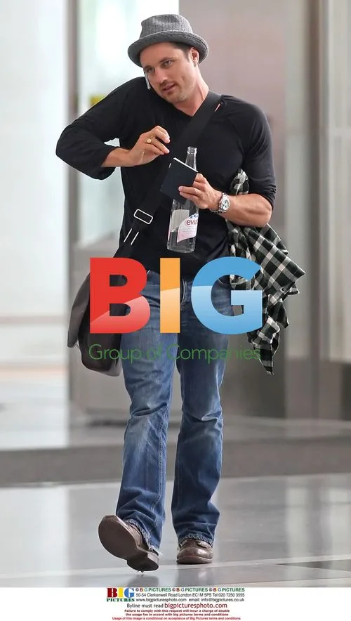 Martin Henderson at Toronto Airport