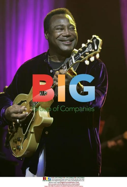 Al Jarreau and George Benson perform together