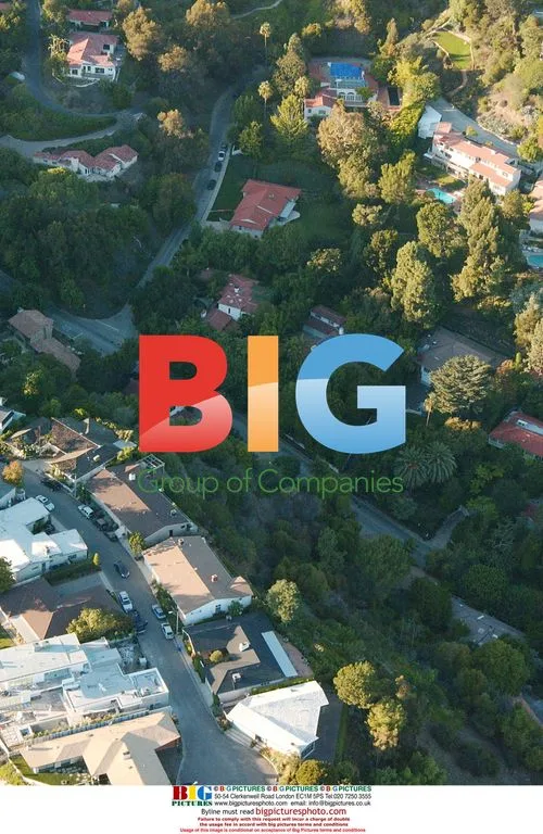 Ryan Reynolds and Scarlett Johansson's Homes
