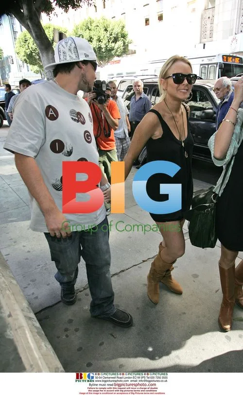 Lindsay Lohan Shopping with Boyfriend