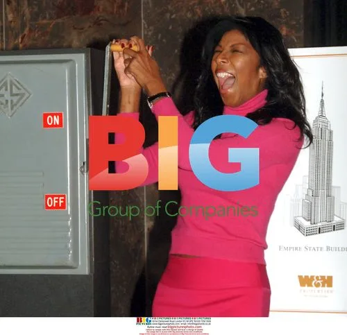 Natalie Cole Lights Up Empire State Building