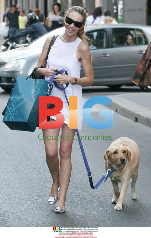 Yvonne Scio Out Shopping in Milan