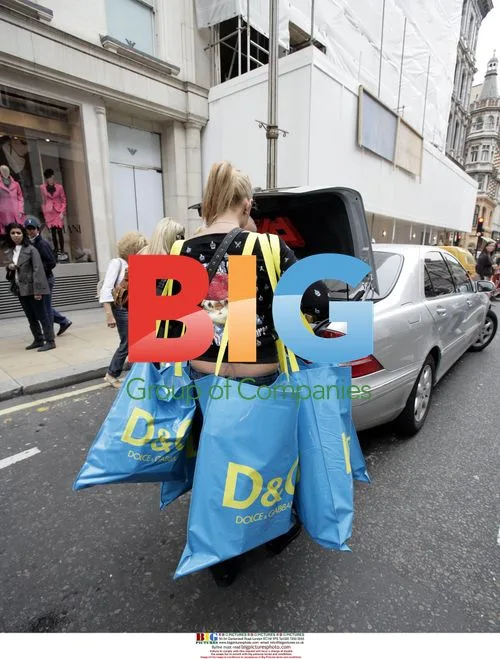 Katie Price Shopping with Mom