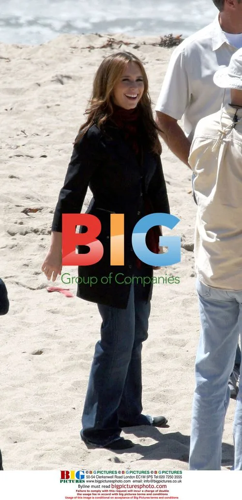 Jennifer Love Hewitt Filming 'Ghost Whisperer'