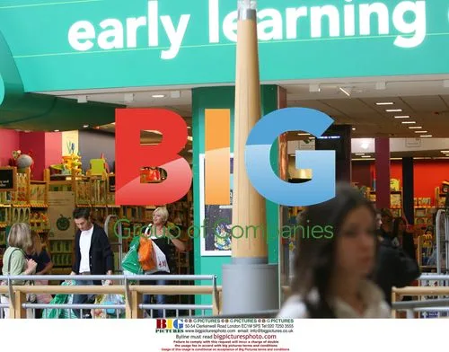 Jade Goody shopping at Bluewater