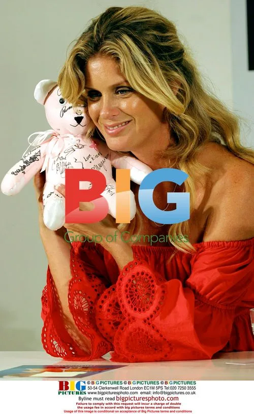 Rachel Hunter Promotes 'Lola' Swimwear Line