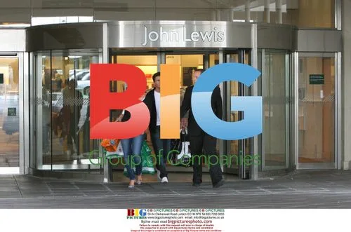 Jade Goody and David Wickenden Shopping