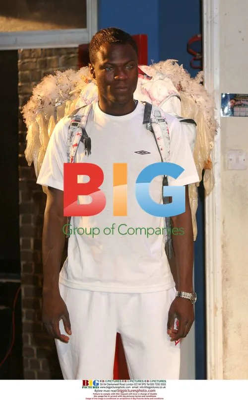Brian Belo Makes Stage Debut in 'The Vegemite Tales'