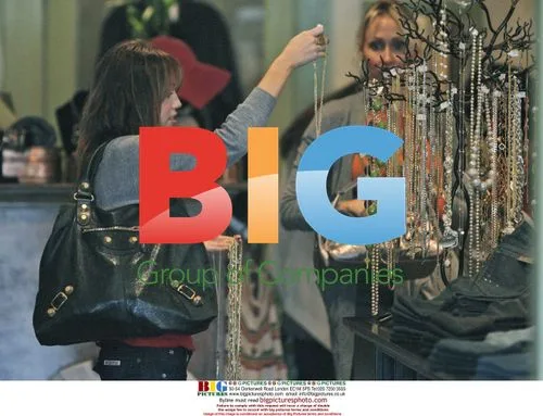 Miley Cyrus Shopping with Mom