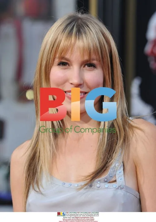 Sarah Carter at 'Street Kings' Premiere