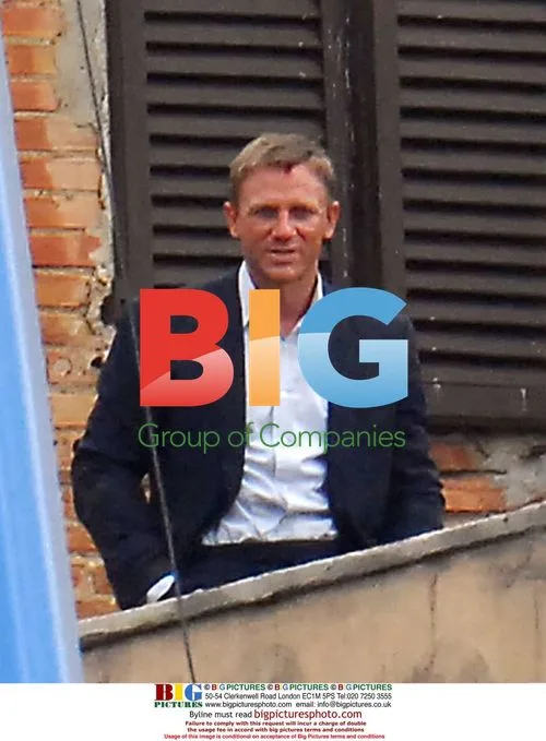 Daniel Craig Performs Bond Stunt in Siena