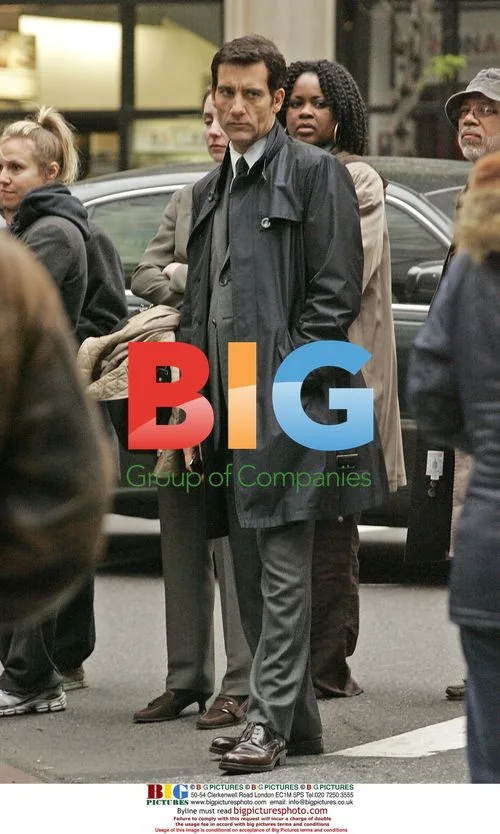 Clive Owen filming 'Duplicity' in NYC