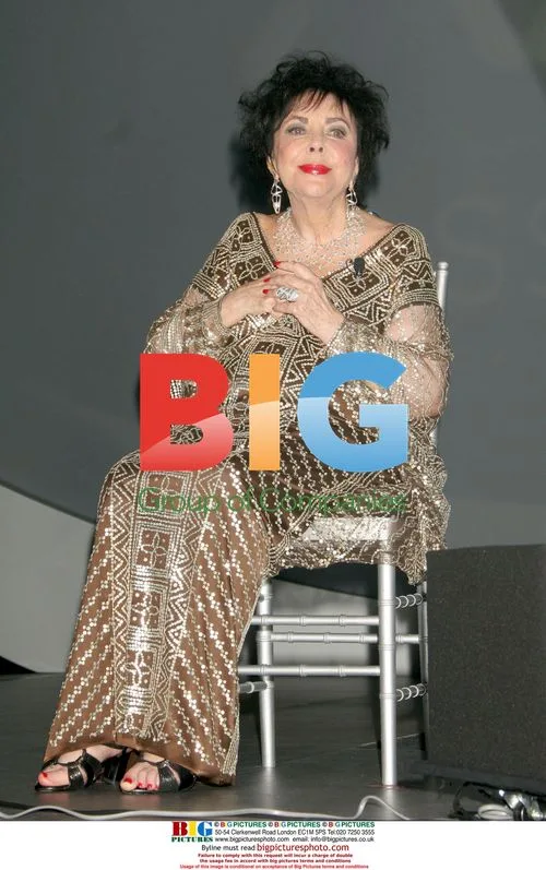 Elizabeth Taylor at Fashion Fundraiser
