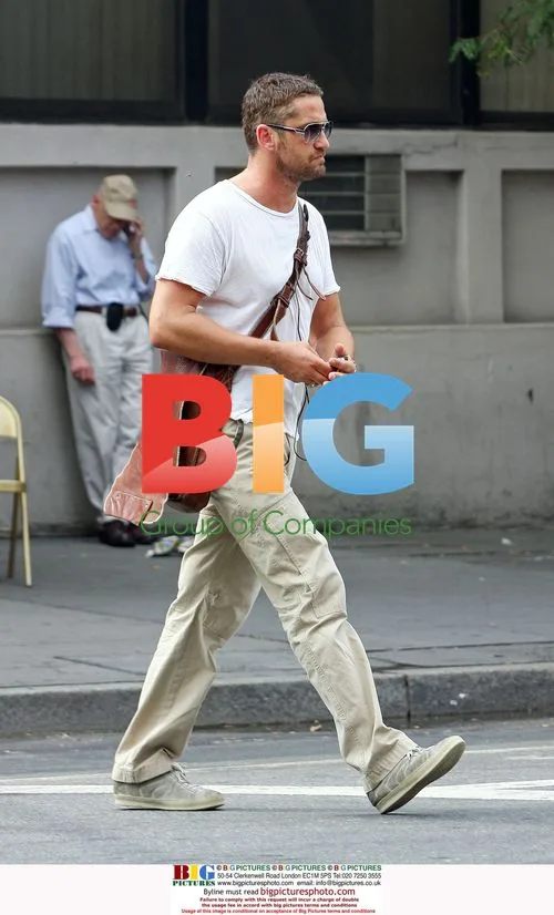 Gerard Butler Walks in NYC