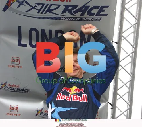 Kirby Chambliss wins London Red Bull Air Race