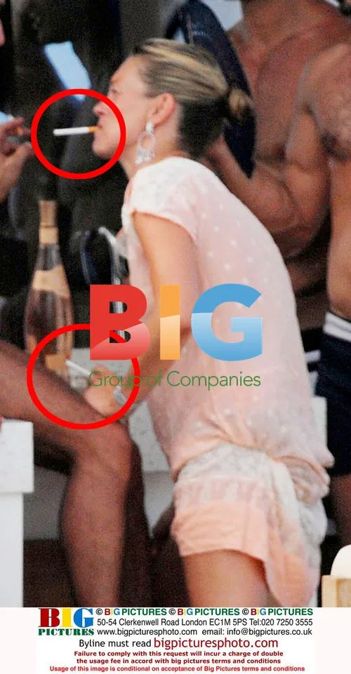 Kate Moss Yacht Smoking with Friends