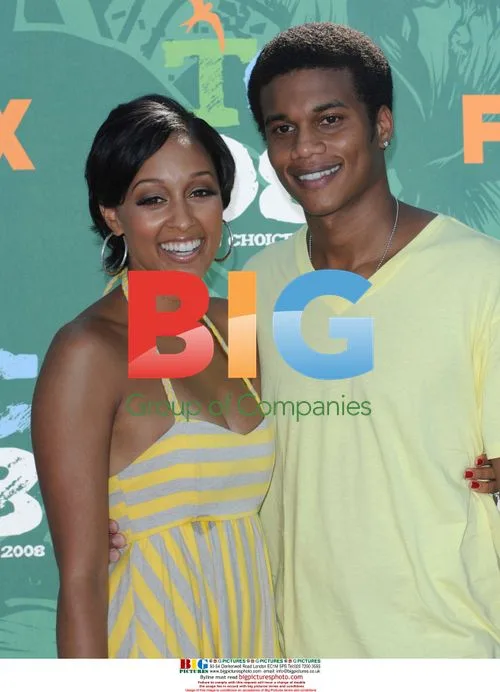 Tia Mowry and Cory Hardrict at 2008 Teen Choice Awards