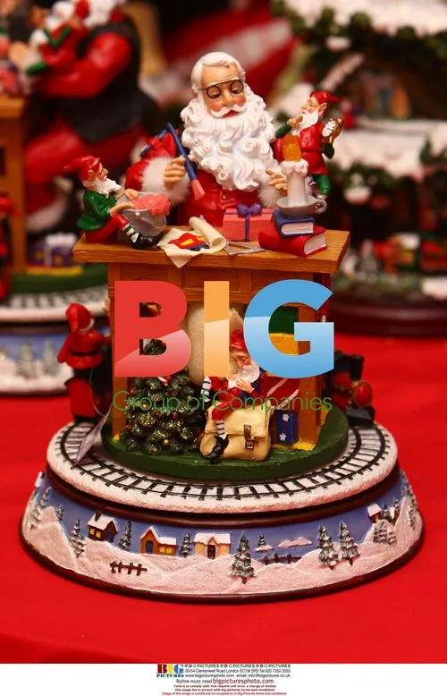Father Christmas Unveils Sand Sculpture at Harrods
