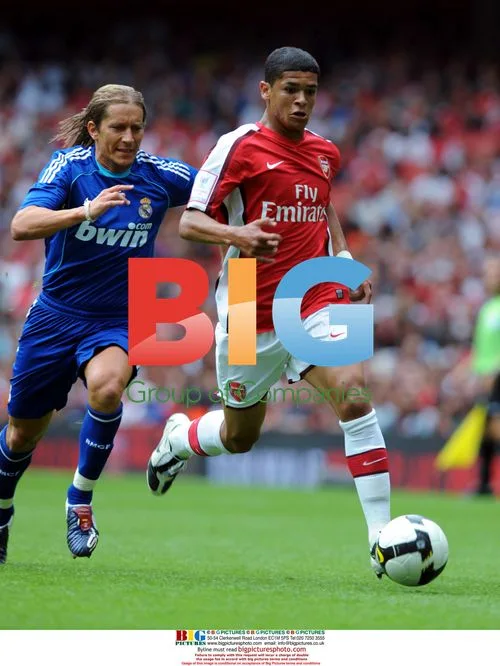 Denilson and Guti in Arsenal vs Real Madrid match