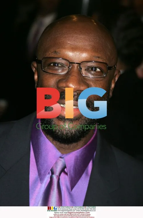Isaac Hayes, 'Shaft' Composer, Dies at 65