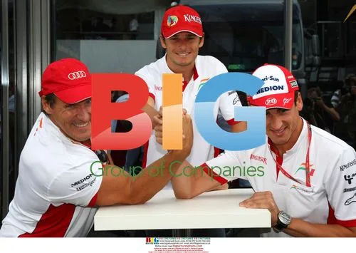 Actors Arm Wrestle at F1 Event