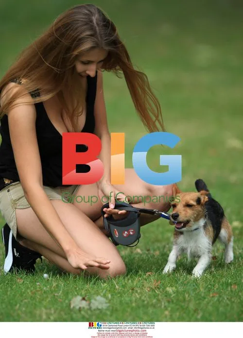 Claudia Ciesla Walking Dog in Hyde Park