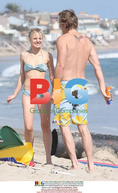 Dax Sheppard, Kristen Bell, and Tom Arnold at Malibu Beach