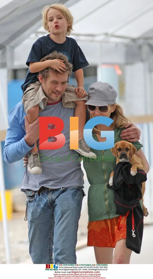 Anne Heche and BF James Tupper pick up son