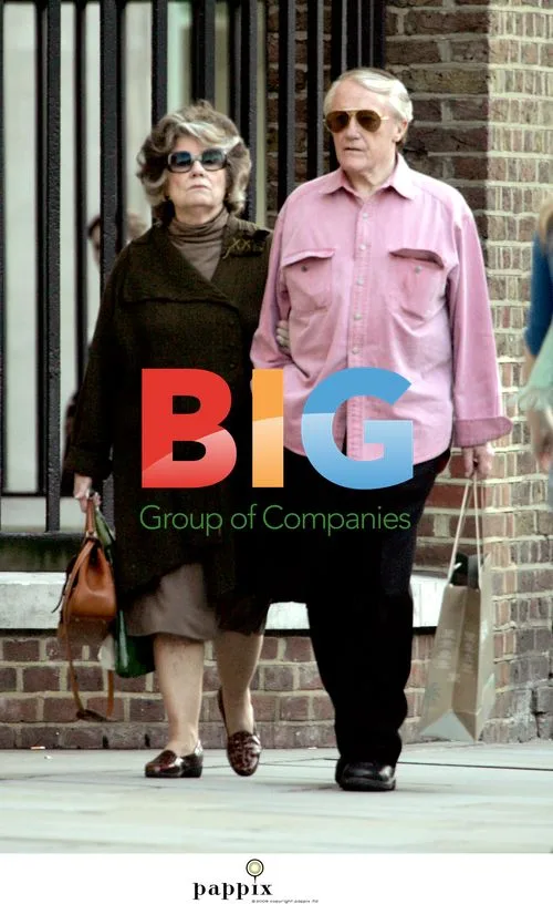 Robert Vaughn shopping with wife Linda Staab