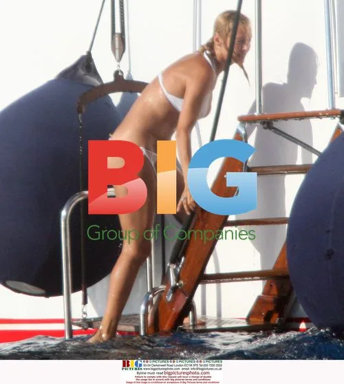 Uma Thurman, Arpad Busson, Liam Neeson on Italy vacation